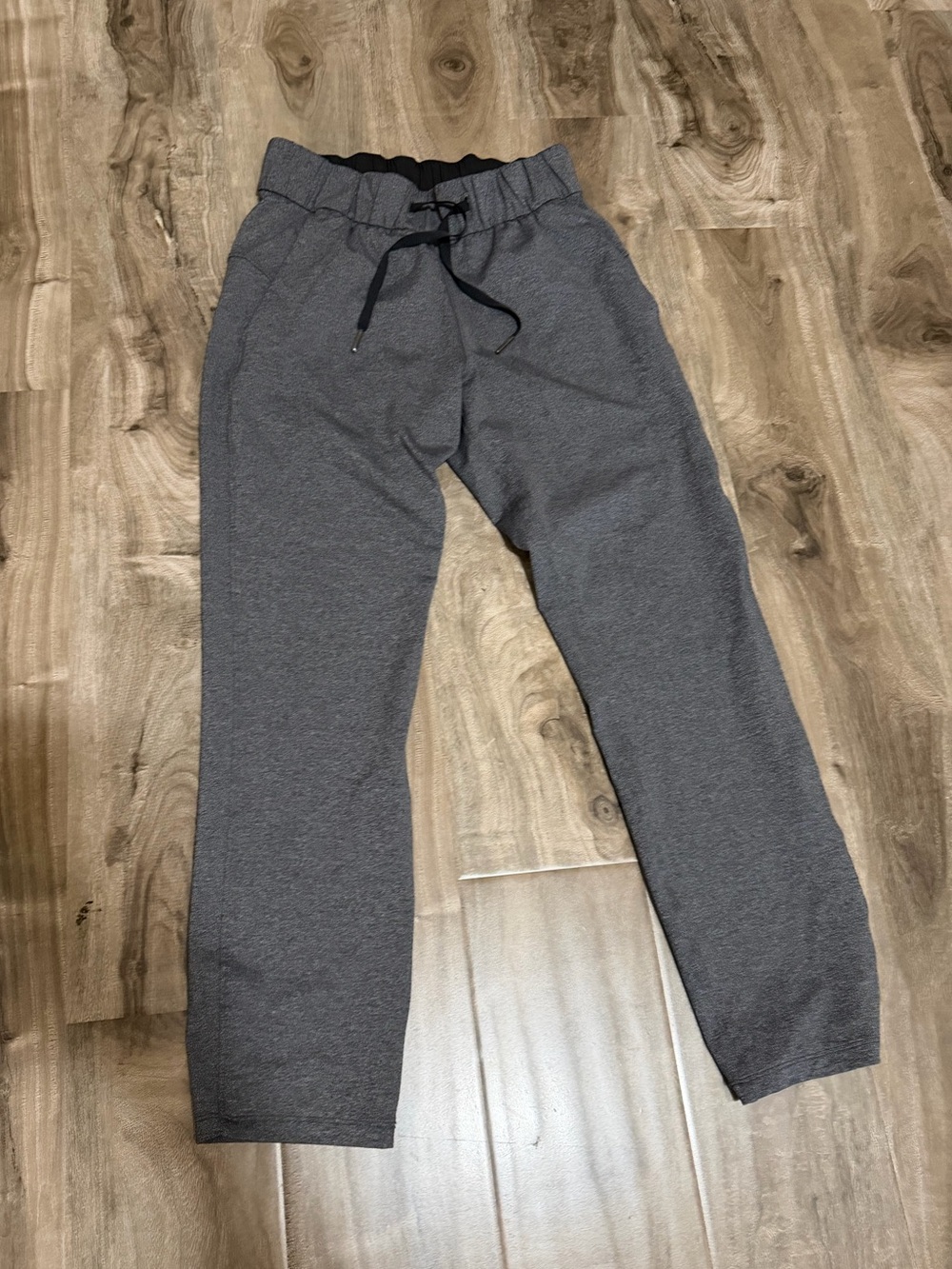 lululemon On The Fly Pants Heathered Gray Size 2 GUC